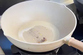 换了3口不粘锅后我懂了：远离“特氟龙”，才是好炒锅的真谛！图片