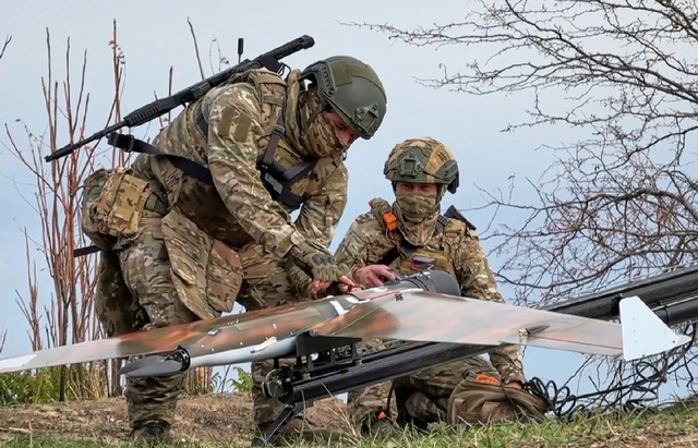 海湾战争老将点评俄乌冲突：俄军血战3年多，学会了打现代化战争