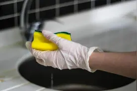 警惕这种抹布，1克可释放650万个微塑料，恐伤肝肾，几乎家家在用图片