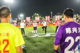 外交官 VS 村民——贵州村超国际友谊赛上演精彩角逐图片