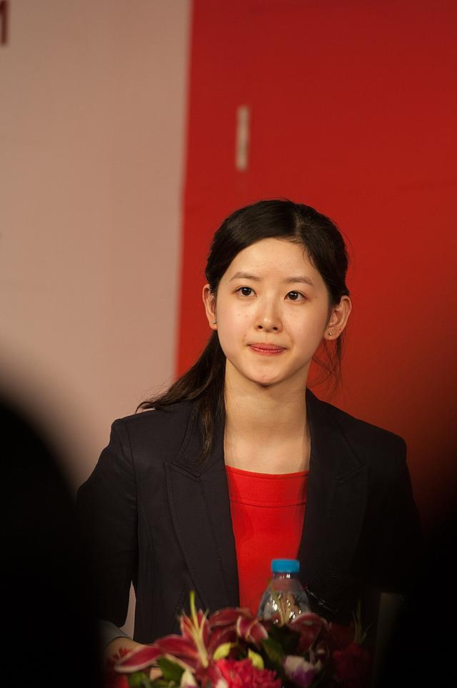 不装了！婚变传闻仅10天，31岁章泽天高调官宣喜讯，终于等到这天