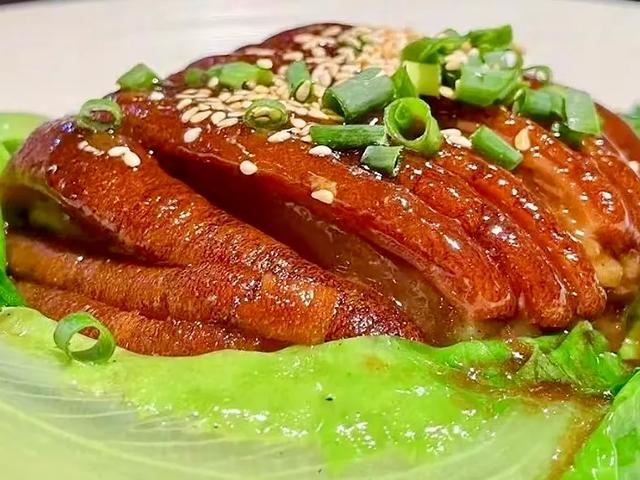 去广西旅游,我发现了一个地方,这个地方的美食真的好吃,还实惠