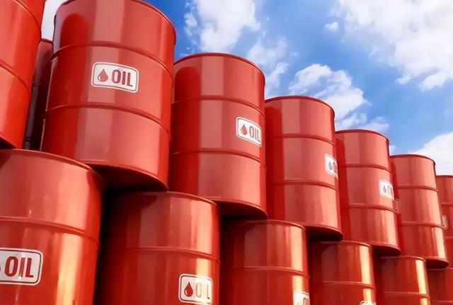 印度拒收俄油后，油轮在中国门口排队等，对中国赔钱大甩卖？