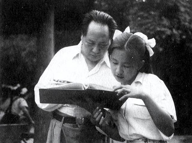 1996年，中央决定给李敏副军级待遇，她却说：父母是父母，我是我