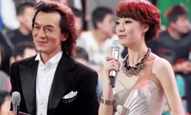 讨好大佬，陪睡上位，遭央视“开除	”	，她身上的标签哪个才是真的