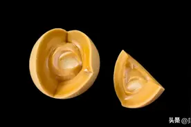 石蛋奇缘：一枚形似卤蛋的石头，无意中摔裂后，两位数飙升八位数图片