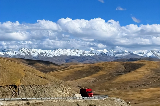 中国最长的公路，全长超1万公里，它到底长啥样？自驾党必看