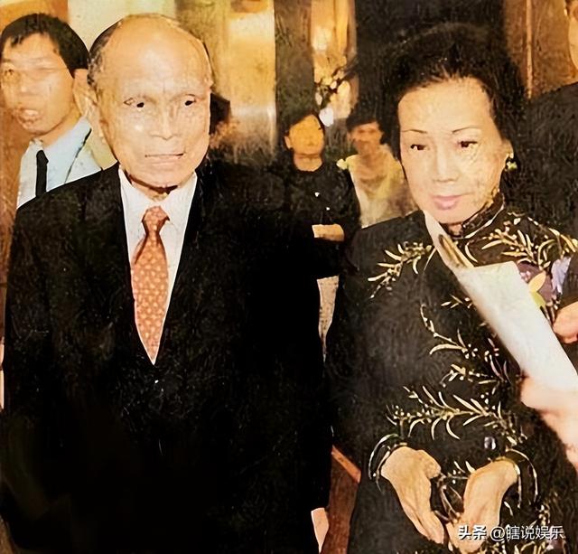 霍英东家规森严：二房三房太太貌美得宠，都生了儿子却从不争家产