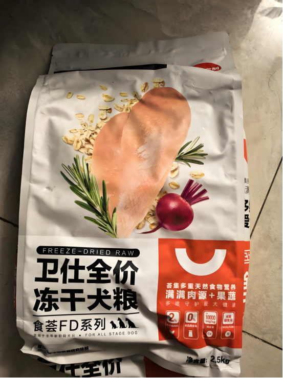 泰迪标准体重是多少？附体重偏轻 / 偏重应对方法及狗粮推荐