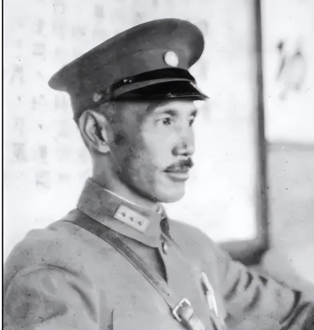 1965年，毛主席劝蒋介石回大陆，老蒋提出六个要求，毛主席：同意
