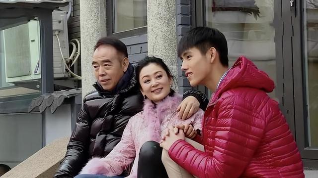 长得太美被导演占为己有，4年后生下大明星儿子，16就开始争光了