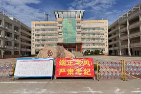 襄州区8577名学生参加高中“合格考”图片