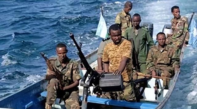 购买中国战斗机不给钱，7次追债都没还，这个嚣张小国报应来了