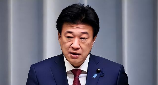 中方升级反制	，日重要人物收到制裁通知，不到24小时，日4字回应