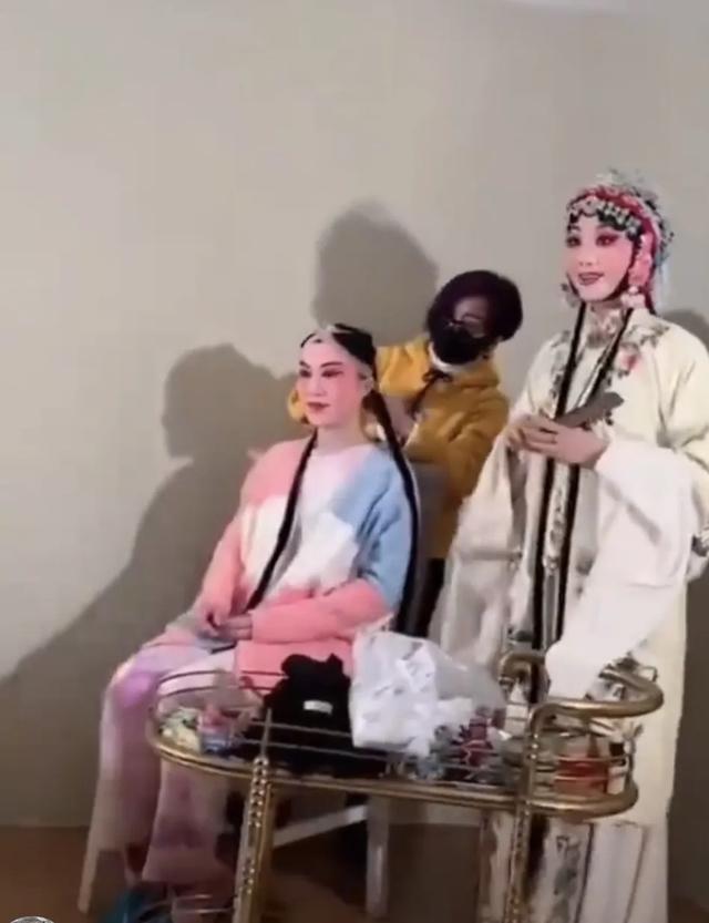 这该死的姻缘 | 103岁杨振宁为49岁翁帆庆祝生日