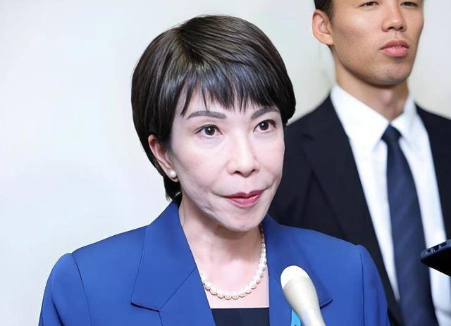 中国的愤怒不断升级！055大驱编队抵近日本	，解放军的导弹已备好