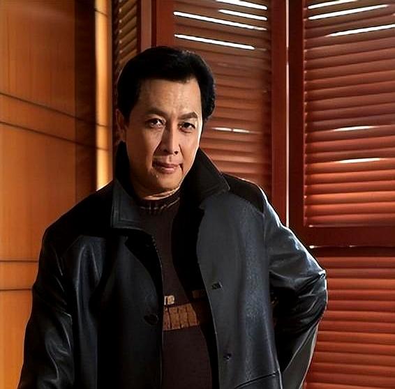 没料到。73岁唐国强，因“93阅兵”后的一个举动，“口碑暴涨”！