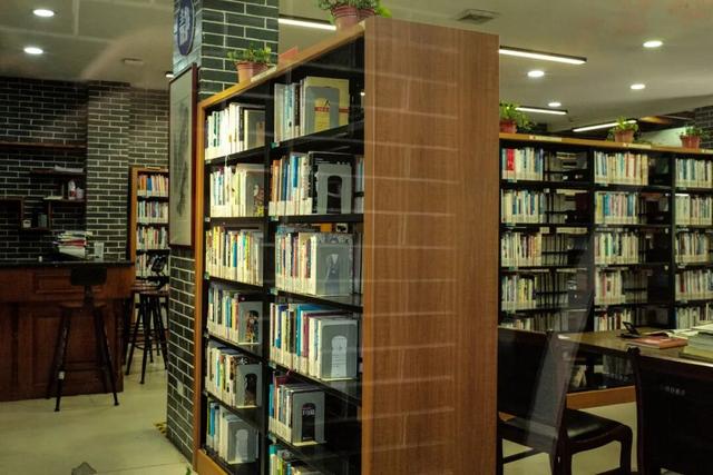 不走寻常路的国际化县城，关心一日三餐，更关心咖啡和汇率