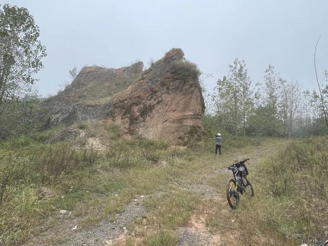 骑游探访六合北横山丹霞地貌