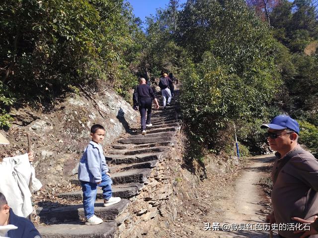 徒步由义岭尝上坦农家乐