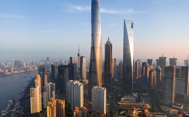 曹德旺预言成真了？我国二三十层的电梯房，或将面临同一个结局？