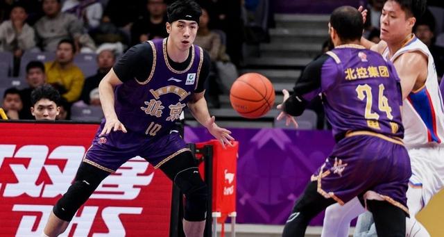 北控81-77辽宁，没想到张庆鹏的发言竟这么说	，杨鸣差得太多了