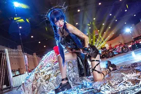 为什么说玩 Cosplay 的美女大部分有”特殊职业“？原因竟然是这个图片