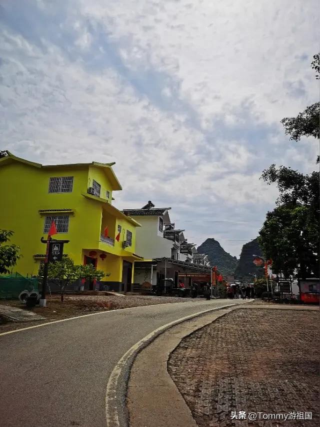 开着房车去流浪,打卡桂林恭城红岩村,漫山遍野柿子红