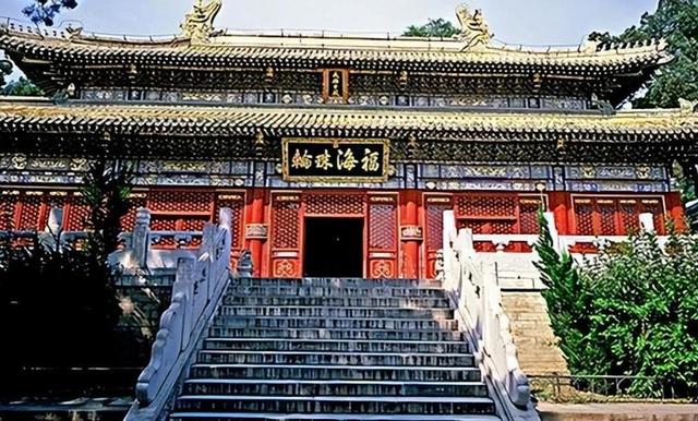 中国有一古寺，庙不大，却有武警24小时站岗，它有何特殊之处？