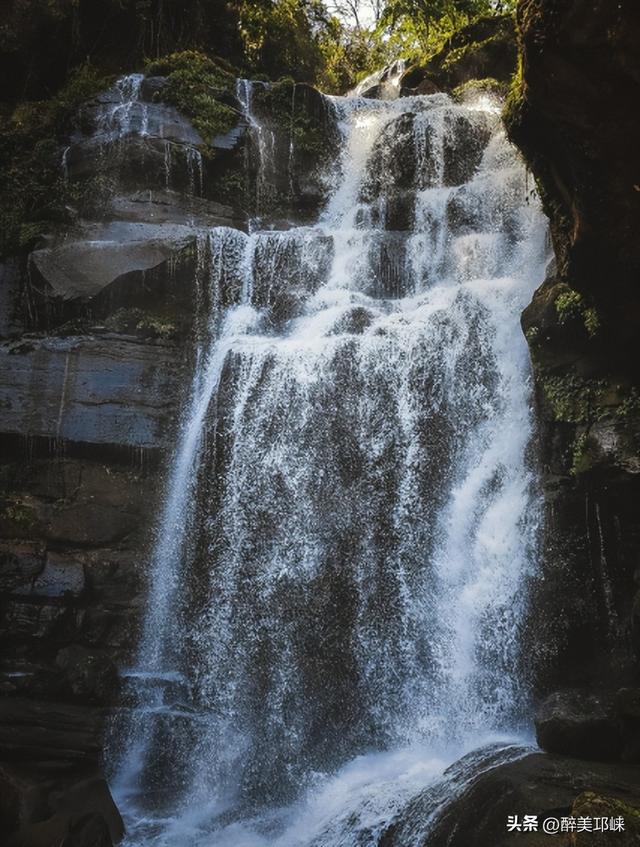 放春秋假啦！成都天台山旅游景区免门票→