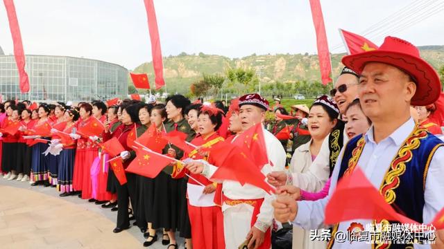 来打卡了吗？临夏市花卉艺术中心人气爆棚，“芬芳馥郁”的文化盛宴引领假期潮流～