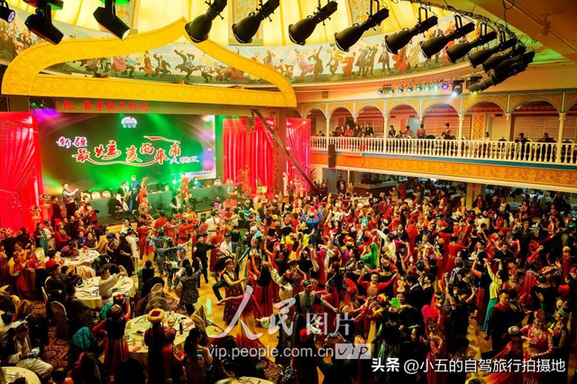 新疆深度文化探索：风土人情、秘境寻味与小众艺术之旅