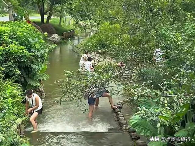 成都市区5大耍水公园，超级清净，还有沙滩，公共交通可直达！