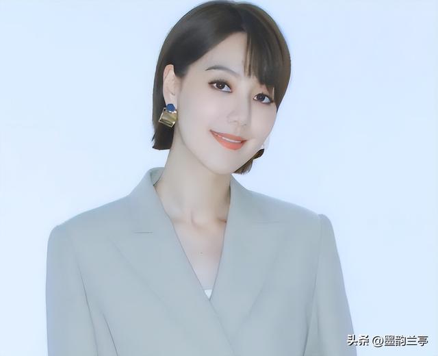 私生活混乱、被央视开除、陪睡上位？王冠身上的标签究竟有多离谱