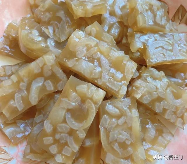 猪皮冻用水熬是大错,教你3招,皮冻晶莹透亮,吃一次就念念不忘
