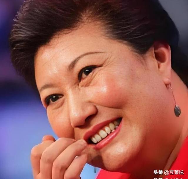 老艺术家何庆魁，被自己亲儿子捅刀：他嫖不动了，每月1万够花