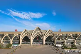 宁夏银川开往上海的快速列车，途经西安、南京，全程2315公里图片