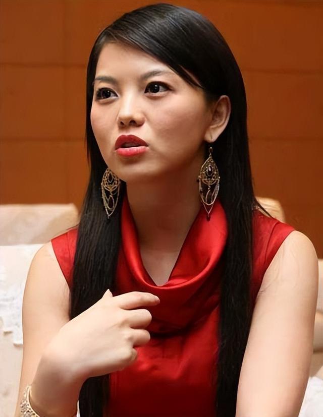 李湘不再隐忍！坦白与释永信真实关系，亲密照的真相终于有了答案