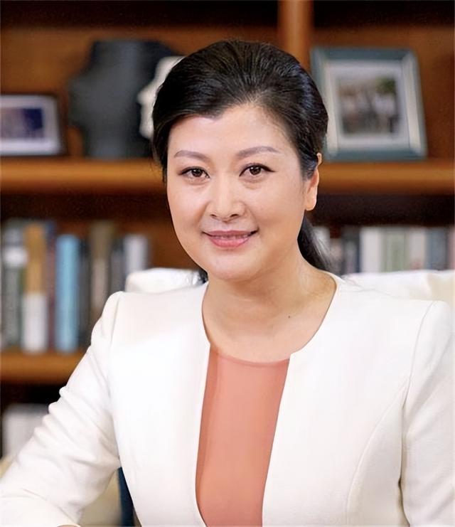 靠美色4年借了17亿，住豪宅过奢侈生活的顾春芳，如今过得怎样