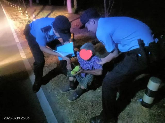 让游客在排湖如画“枫警”中舒心畅游