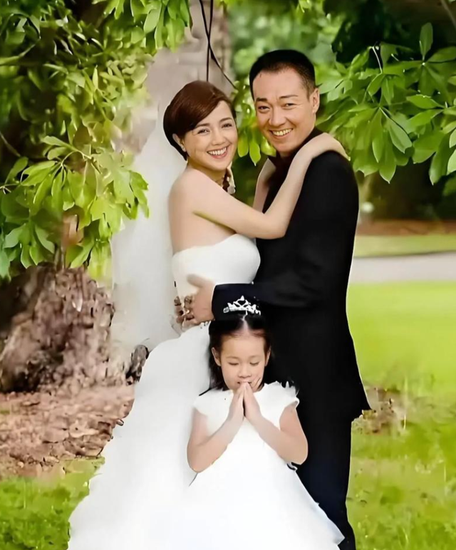 离过年仅1个月，52岁辛柏青高调传出喜讯	，朱媛媛终于可以放心了