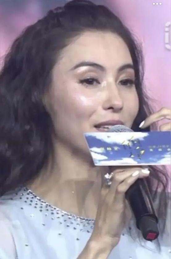 明星无滤镜大变样！孙俪黑老土，孙燕姿瑕疵多，张柏芝丑得没眼看
