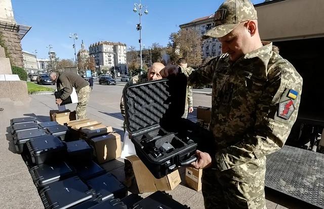 釜山会晤藏玄机！中国稀土拿捏美国军工	，F-35产量拦腰砍
