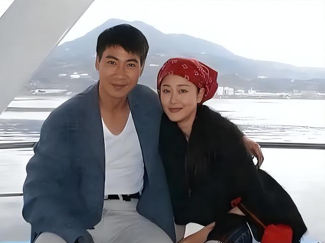 结婚10年被丈夫绿8次！最后出轨蒋勤勤，最终年仅43岁抑郁自杀