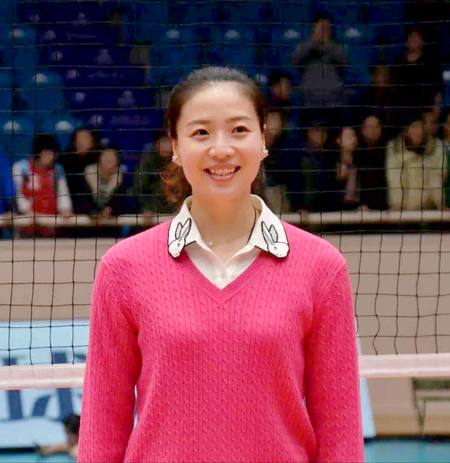 女排名将米杨：当年与王宝泉闹矛盾引轰动，再婚嫁排球帅哥当继母