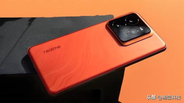 真我GT7 Pro逆袭登顶 3000元档性价比王座易主