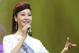 歌手于文华：再婚嫁未婚小伙，23年并未生子，如今的她幸福吗？图片
