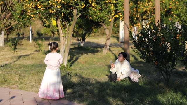 南丰：“桔园游”开启游客甜蜜之旅