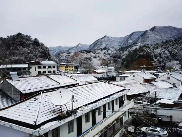 汉中各大景区银装素裹!快来共赴2025年第一场冰雪之约 →