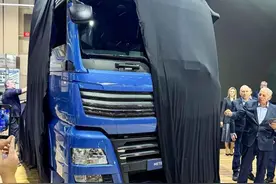 6x2后桥加电机，秒变混合动力，大众Meteor Hybrid混动重卡来袭图片
